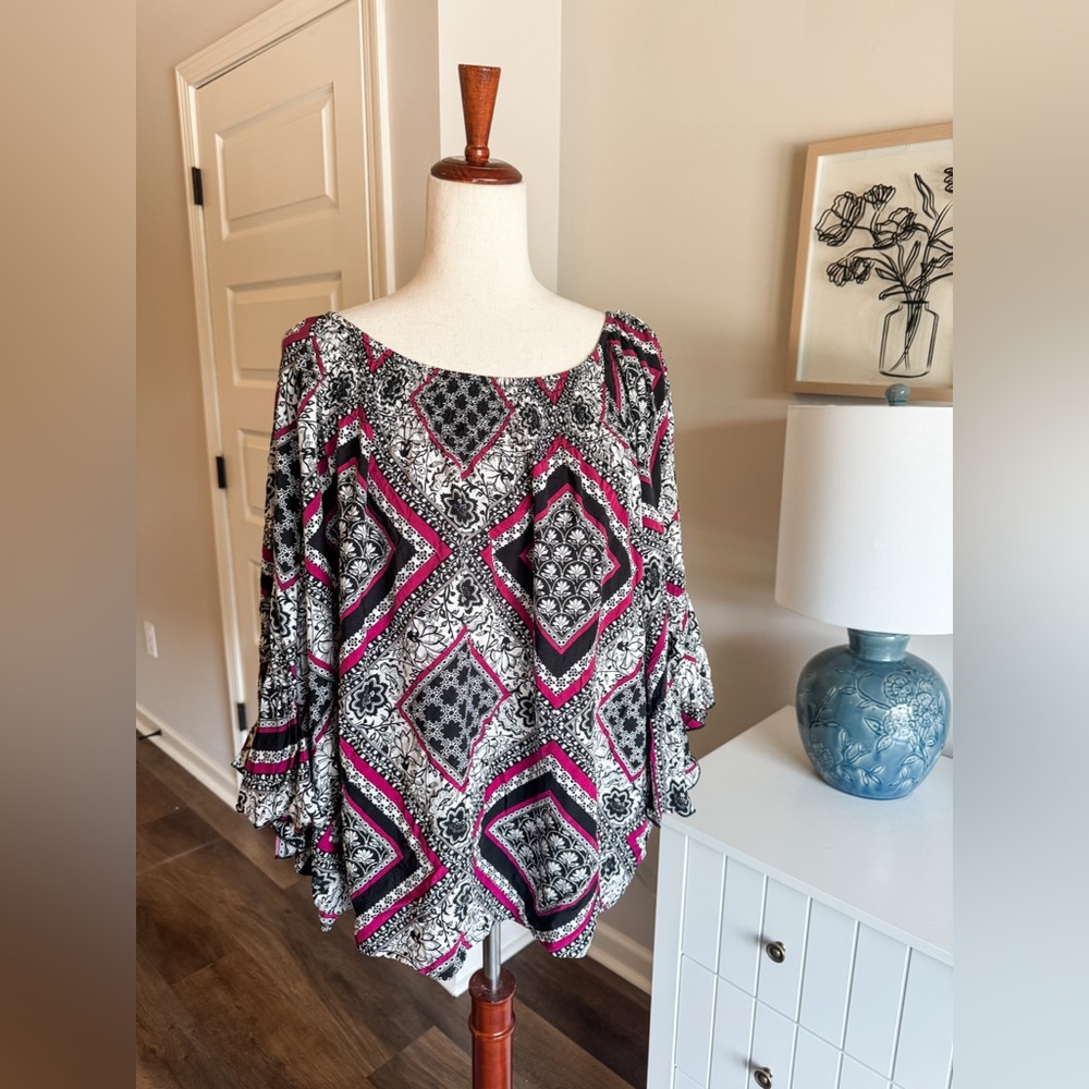 Women's Geometric Print Top - Black, White, Purple